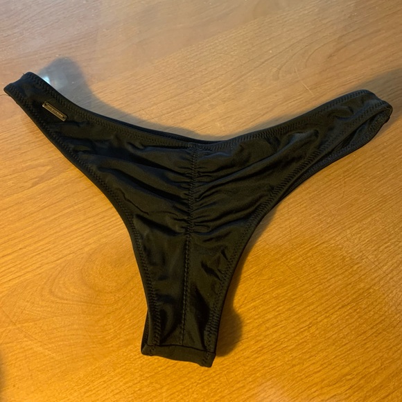 Victoria’s Secret itsy bikini bottom - Picture 2 of 3